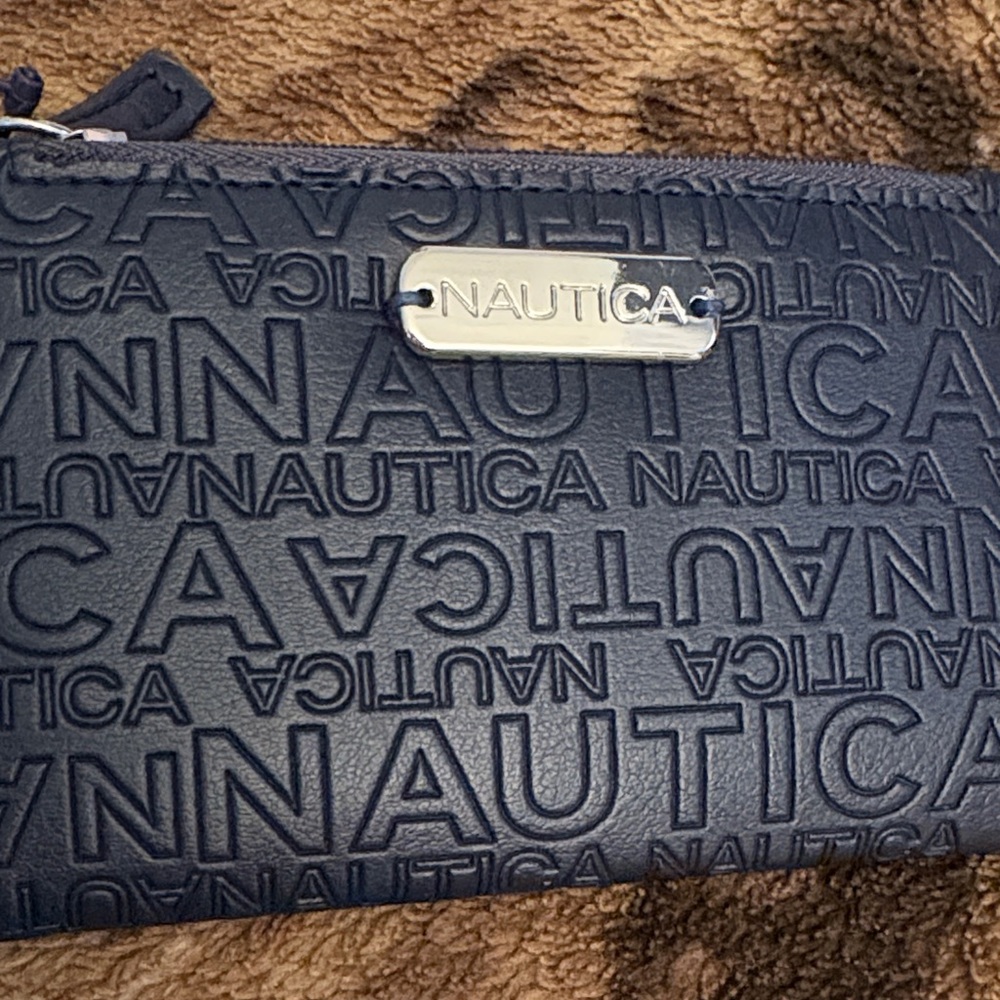 Nautica Blue Navy Embossed Card Holder - Picture 4 of 13